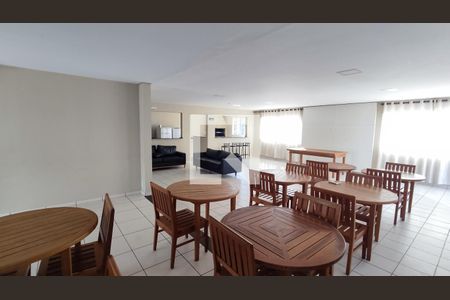 Casa de condomínio à venda com 83m², 3 quartos e 2 vagas Casa de condomínio à venda com 83m², 3 quartos e 2 vagasÁrea comum - Salão de festas