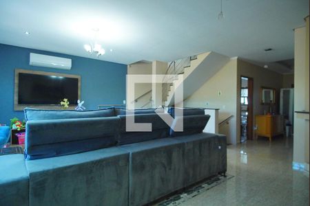 Sala de casa à venda com 3 quartos, 360m² em Jardim Itu, Porto Alegre