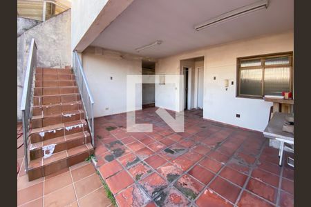 Casa à venda com 330m², 3 quartos e 2 vagas Casa à venda com 330m², 3 quartos e 2 vagasÁrea externa