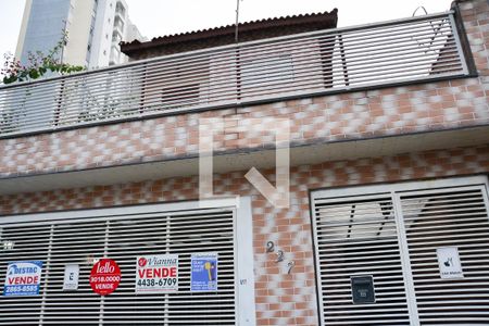 Casa à venda com 229m², 6 quartos e 3 vagasFachada