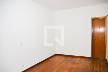 Casa à venda com 229m², 6 quartos e 3 vagasQuarto 2