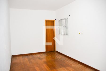 Casa à venda com 229m², 6 quartos e 3 vagasQuarto 2