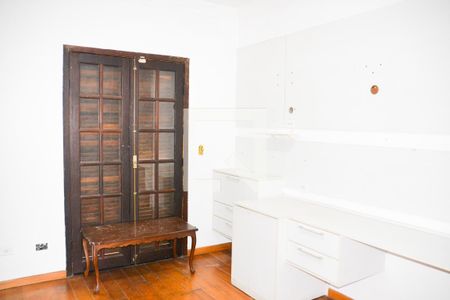 Casa à venda com 229m², 6 quartos e 3 vagasQuarto 