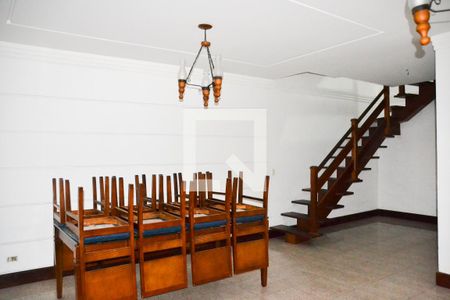 Sala de casa à venda com 6 quartos, 229m² em Santa Maria, Santo André