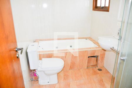 Casa à venda com 229m², 6 quartos e 3 vagasBanheiro 