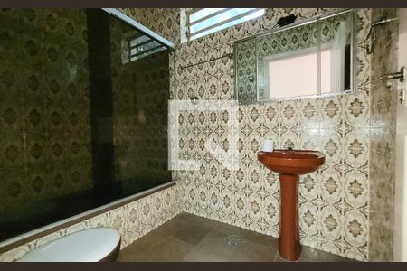 Casa à venda com 168m², 3 quartos e 1 vagaBanheiro