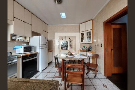 Casa para alugar com 437m², 2 quartos e 3 vagasCozinha