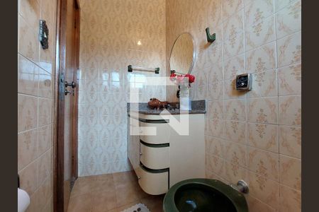 Casa para alugar com 437m², 2 quartos e 3 vagasBanheiro