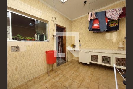 Casa para alugar com 437m², 2 quartos e 3 vagasQuintal