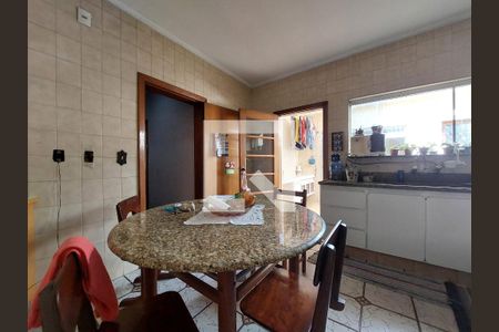 Casa para alugar com 437m², 2 quartos e 3 vagasCozinha