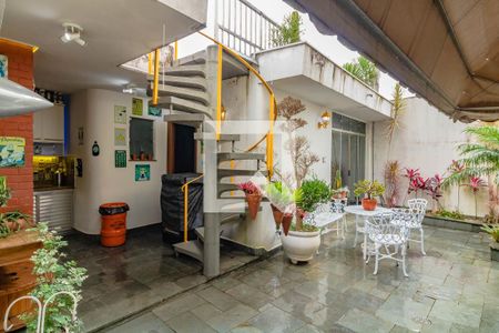 Casa à venda com 330m², 3 quartos e 4 vagas Casa à venda com 330m², 3 quartos e 4 vagasÁrea comum