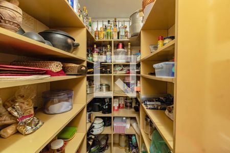 Casa à venda com 330m², 3 quartos e 4 vagas Casa à venda com 330m², 3 quartos e 4 vagasDispensa