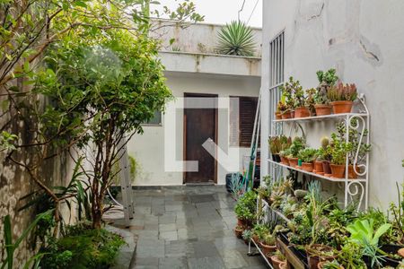 Casa à venda com 330m², 3 quartos e 4 vagas Casa à venda com 330m², 3 quartos e 4 vagasÁrea comum