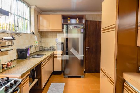 Casa à venda com 330m², 3 quartos e 4 vagas Casa à venda com 330m², 3 quartos e 4 vagasCozinha