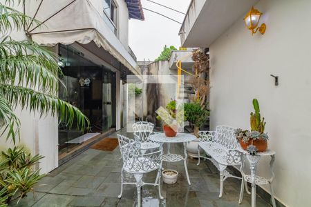 Casa à venda com 330m², 3 quartos e 4 vagas Casa à venda com 330m², 3 quartos e 4 vagasÁrea comum