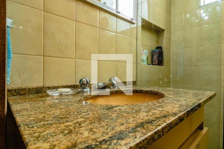 Casa à venda com 330m², 3 quartos e 4 vagas Casa à venda com 330m², 3 quartos e 4 vagasBanheiro Quarto