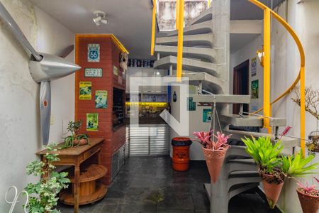 Casa à venda com 330m², 3 quartos e 4 vagas Casa à venda com 330m², 3 quartos e 4 vagasÁrea comum