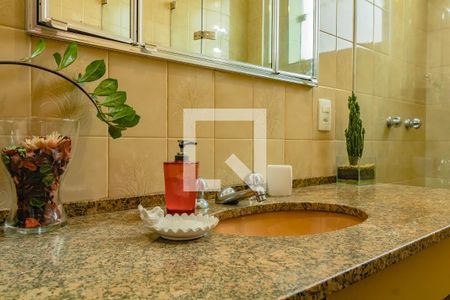 Casa à venda com 330m², 3 quartos e 4 vagas Casa à venda com 330m², 3 quartos e 4 vagasBanheiro