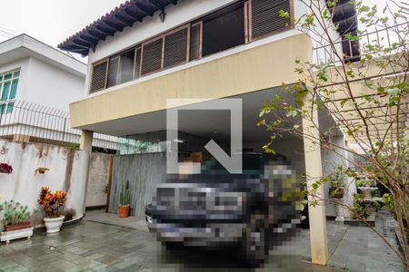Casa à venda com 330m², 3 quartos e 4 vagas Casa à venda com 330m², 3 quartos e 4 vagasÁrea comum