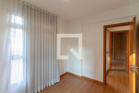 Quarto 2 de apartamento para alugar com 3 quartos, 70m² em Cruzeiro, Belo Horizonte