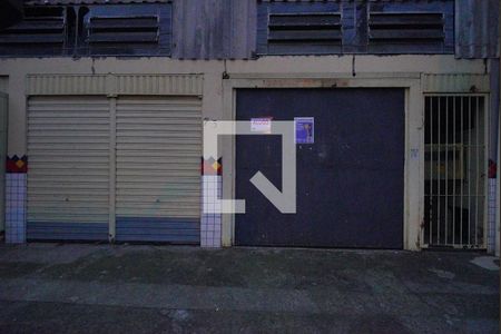 Casa para alugar com 300m², 2 quartos e 6 vagasFachada