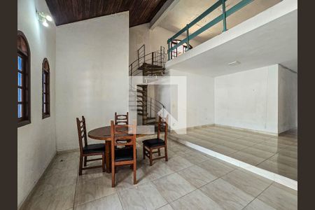 Sala de casa para alugar com 4 quartos, 250m² em Balneario Cidade Atlantica, Guarujá