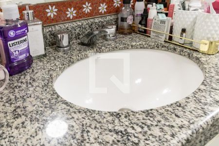 Apartamento à venda com 72m², 2 quartos e 1 vaga Apartamento à venda com 72m², 2 quartos e 1 vagaBanheiro