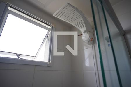 Banheiro-Chuveiro de apartamento à venda com 2 quartos, 48m² em Costa E Silva, Porto Alegre
