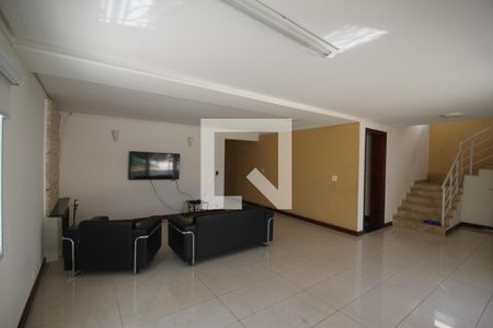 Sala de casa para alugar com 5 quartos, 750m² em Jardim Santa Helena, São Paulo