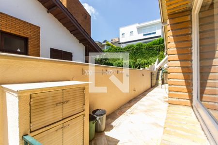 Casa de condomínio à venda com 400m², 5 quartos e 4 vagasCorredor