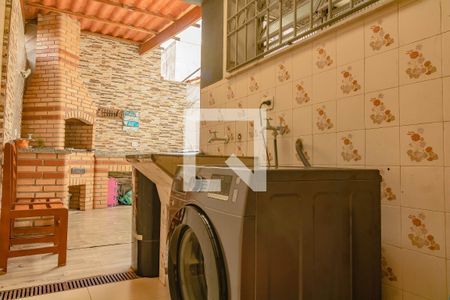 Casa à venda com 172m², 3 quartos e 2 vagasÁrea de Serviço