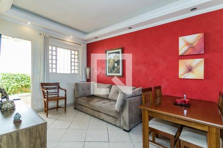 Sala de casa de condomínio para alugar com 2 quartos, 90m² em Mogi Moderno, Mogi das Cruzes