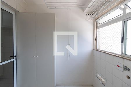 Apartamento à venda com 93m², 3 quartos e 2 vagas Apartamento à venda com 93m², 3 quartos e 2 vagasÁrea de Serviço