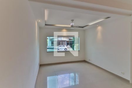 Sala de casa de condomínio à venda com 3 quartos, 135m² em Jardim Olympia, São Paulo