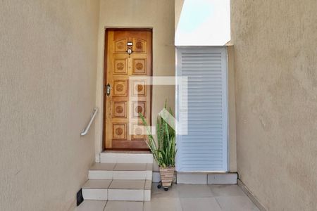 Casa à venda com 170m², 4 quartos e 2 vagasEntrada