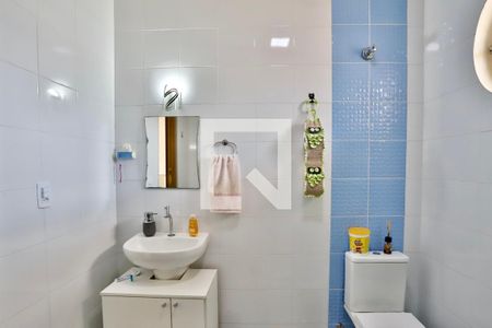 Casa à venda com 170m², 4 quartos e 2 vagasBanheiro 1