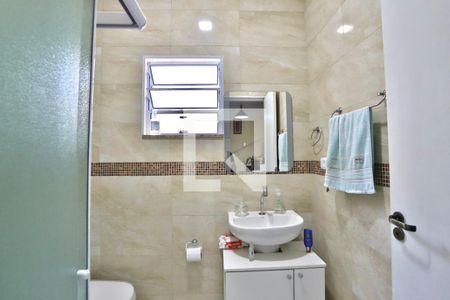 Casa à venda com 170m², 4 quartos e 2 vagasBanheiro 3
