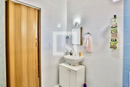 Casa à venda com 170m², 4 quartos e 2 vagasBanheiro 1