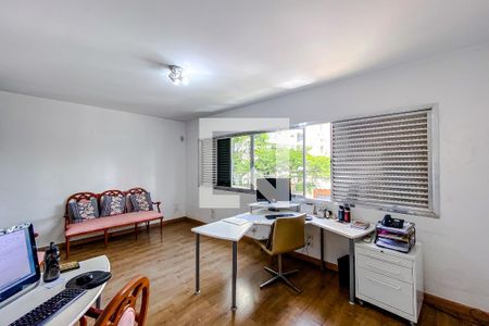 Casa à venda com 358m², 4 quartos e 10 vagasQuarto 4 - Suíte