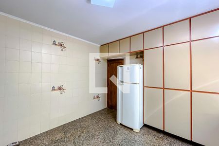 Casa à venda com 358m², 4 quartos e 10 vagasCozinha