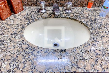 Casa à venda com 358m², 4 quartos e 10 vagasBanheiro Social 