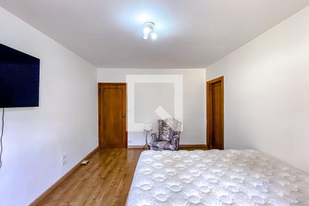 Casa à venda com 358m², 4 quartos e 10 vagasQuarto 1 - Suíte