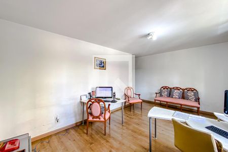 Casa à venda com 358m², 4 quartos e 10 vagasQuarto 4 - Suíte