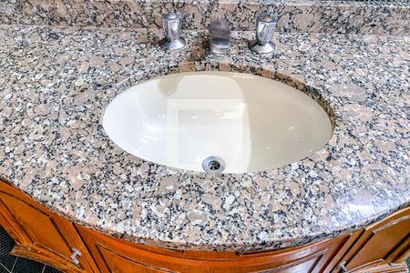 Casa à venda com 358m², 4 quartos e 10 vagasBanheiro da Suíte