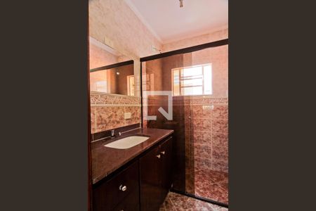 Casa à venda com 230m², 3 quartos e 3 vagasBanheiro da Suíte