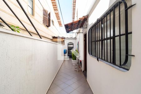 Casa à venda com 150m², 4 quartos e 2 vagasCorredor