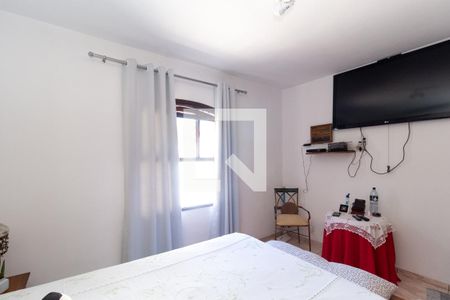 Quarto 1 (Suíte) de casa à venda com 4 quartos, 150m² em Chácara Seis de Outubro, São Paulo