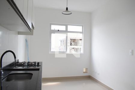 Cozinha de apartamento para alugar com 1 quarto, 30m² em Guaíra, Curitiba