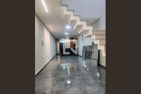 Casa à venda com 3 quartos, 150m² em Parque Oratorio, Santo André