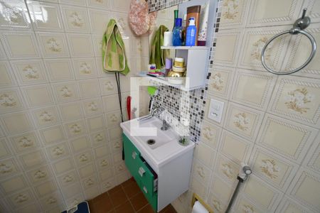 Banheiro de apartamento à venda com 1 quarto, 43m² em Botafogo, Campinas